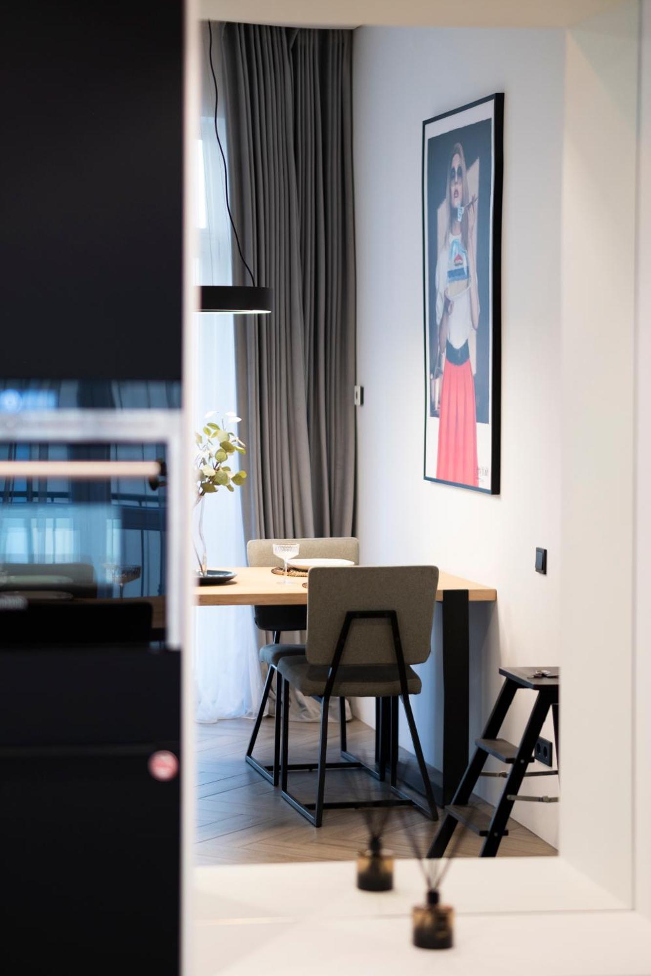 Cohost I Oldtown 60M2 Apt W-Garage Parking, Balcony & Self Check-In VNO Dış mekan fotoğraf