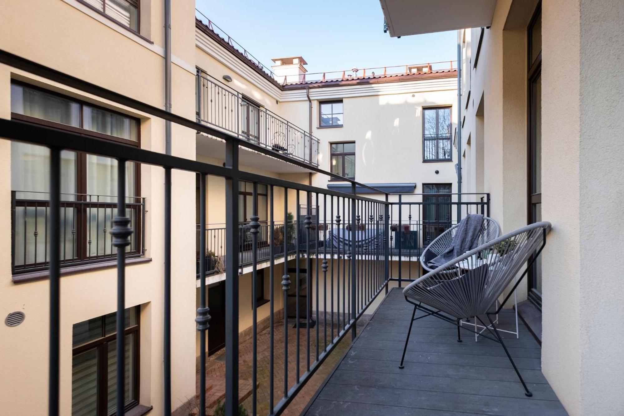 Cohost I Oldtown 60M2 Apt W-Garage Parking, Balcony & Self Check-In VNO Dış mekan fotoğraf